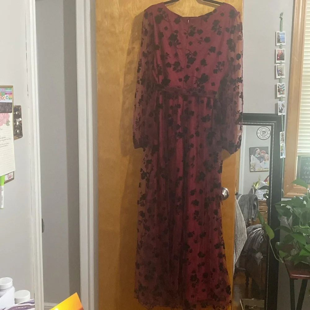 Shein Curve formal dark red and black formal dress - Picture 7 of 8